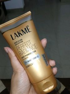 Lakme Perfect Radiance Facewash