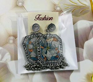Resin Aat Fashion Earrings Only 1 Pics