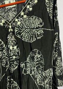 Black &amp; White Leaf Print Dress