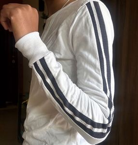 White full sleeves top