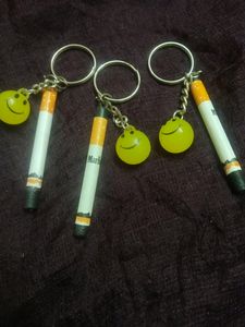 Combo Marlboro Ciggaratte Key Chain With Smily Bal