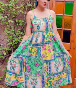 Sangria Green Ethnic Motifs Tie Up Neck Dress