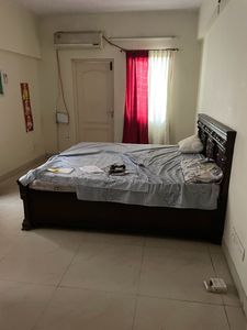 King size bed with storage On both sides