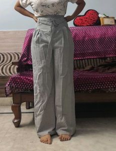 High waist trousers with belt