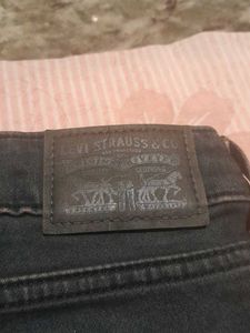 LEVI&#39;s Dark Wash SKINNY Jeans,Size-30