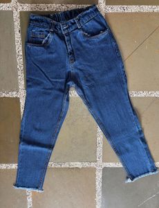 Mom’s Fit Dark Blue High-Waisted Jeans