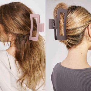 Rabiyacreation Banana Hair Claw&amp;Clips Matte Finish