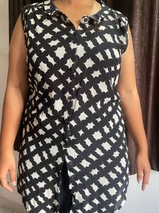 Black Printed Sleeveless Shirt