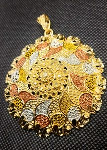 Tri-Color Gold Filigree Pendant