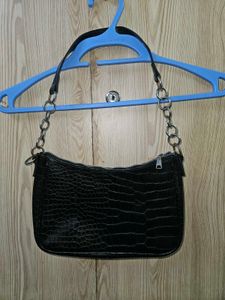 H&M Divided - Chic Black Shoulder Bag