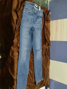 Levi&#39;s High Rise Denim