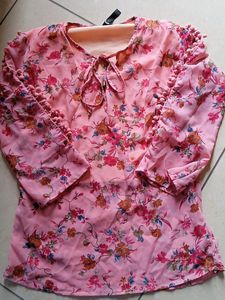 Beautiful Top With Arm Design