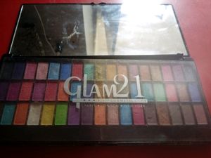 Glam 21 Eye Shadow Pallete