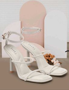 Elle White Heels