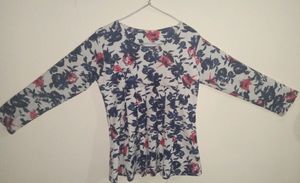Women's Beautiful Multi Colour Top🤍