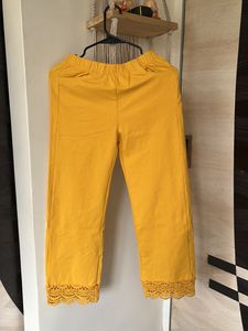 🥳Yellow Capri With Lace Detailing At Bottom
