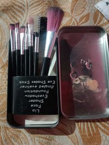 Hello Kitty Brushes &amp; 5 Makeup Sponges