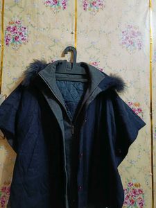 🇳🇿💫🎀Stylish Blue Fur-Trim Cape