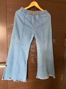 Women Elasticated Flared Jeans (30)