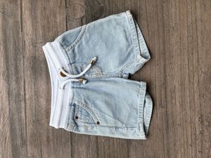 Set Of Two Piece With T-shirt And Denim Shorts