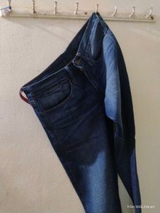 Classic Blue Denim Jeans – Size 30