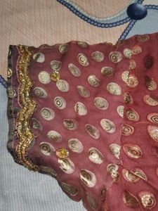 i am Selling very heavy saree never wear