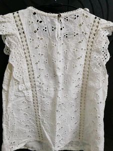 Chic White Sleeveless Eyelet Lace Top