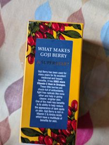 St.Botanica Goji Berry Sunscreen Serum