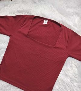 It&#39;s a Beautiful Maroon Colour For Medium Skin Ton