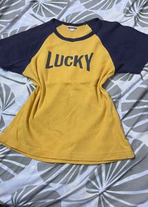 Lucky Graphic Tee fitted