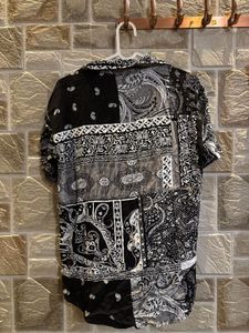 H&amp;M Bandana Print Short Sleeve Shirt