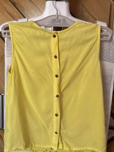 💛 Sunshine Yellow Lace Hem Crop Top 💛