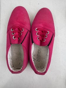 Red Canvas casual shoes