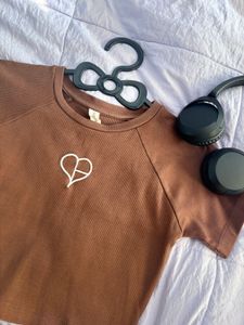 Brown Heart Graphic T-Shirt