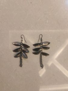 Leave Shaped Earrings, Stylish (Dark Grey)