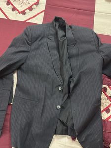 Raymond Caesars Suit Cover