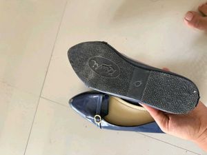 Navy Patent Leather Pointed-Toe Flats