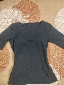 Black workout top with insole bra