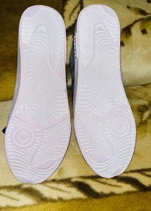 SHOE