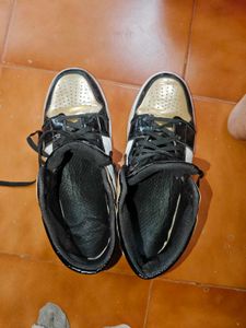 nike air jordan golden toe