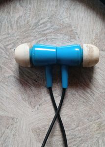 Wireless Headphones/ Earphones