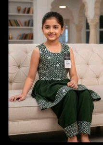 Girls Green Printed Kurta Set