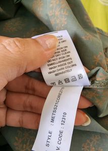 Selling Woman&#39;s Kurta