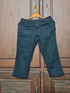 Dark Blue Cropped Jeans