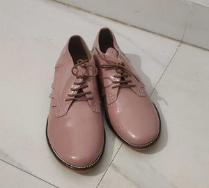 NEW ODETTE WOMEN PINK SLIP ON