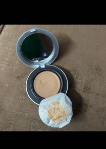 MAC Studio FixTech Cream To Powder Foundation NC40