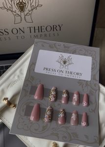 Press On nails