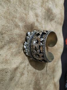 Oxidised Handcuff