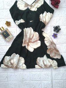 Halter Neck Pinteresty Dress🖤