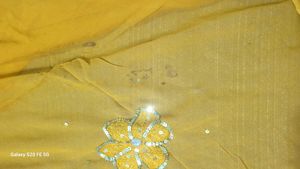 ⭐️Elegant Yellow Saree with blouse ⭐️